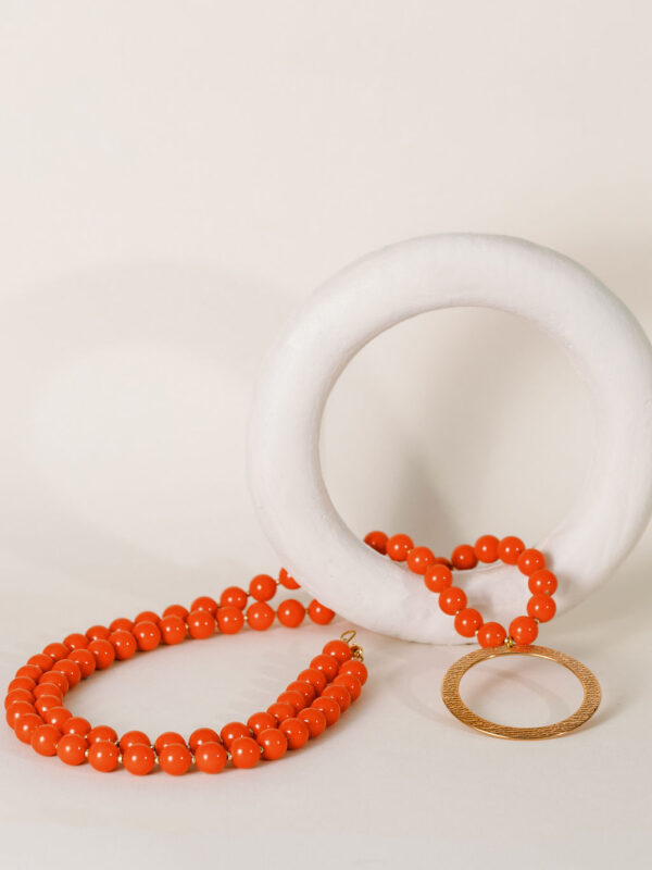 necklace with orange shell pearl semi-precious beads and 24K gold-plated elements - AM BY AGAPI