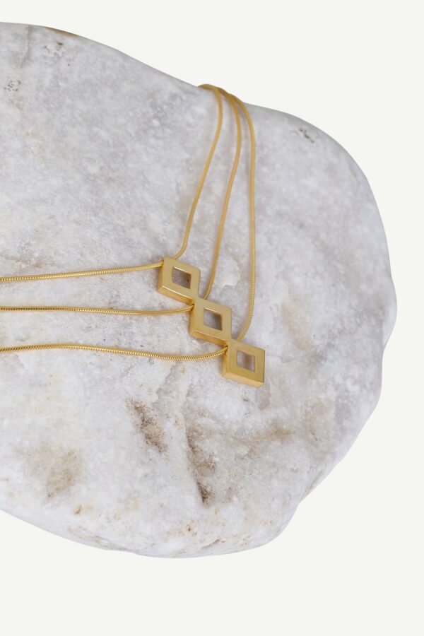 gold-geometry-charms-necklace-am-byagapi-1