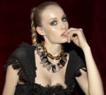 Κολιέ με ασύμμετρους ημιπολύτιμους λίθους και ακρυλική αλυσίδα - Image 3